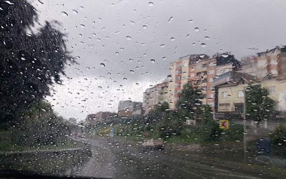 Iğdır ve Kars'ta yağışlar hayatı felç etti