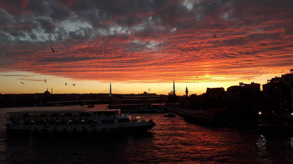 İstanbul'da muhteşem günbatımı manzarası