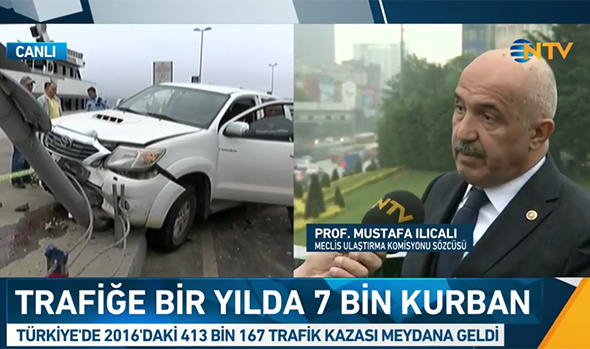 AK Partili vekil, canlı yayında kazalardan bahsederken kaza oldu!