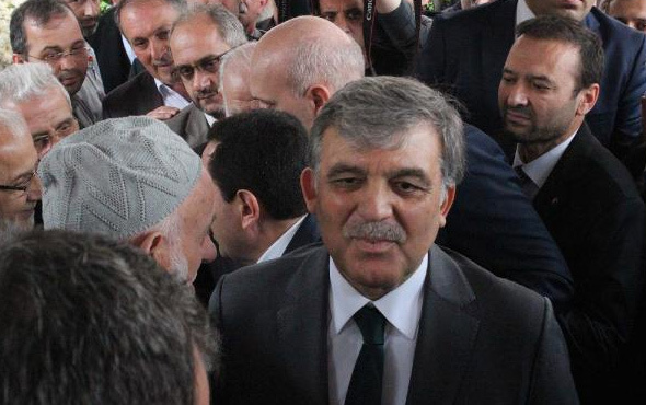 Cenazede Abdullah Gül'e tepki: Reisime hainlik yaptın
