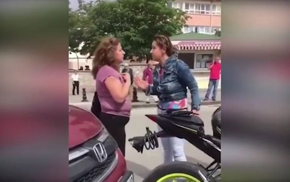 Trafikte bir garip kavga! Kaza yapan iki kadın böyle tartıştı
