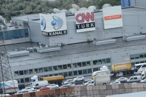 Kanal D ve CNN Türk'ten 13 isim gönderildi bombalar patlıyor!