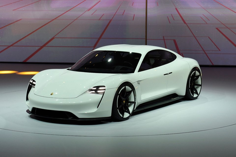Porsche'nin elektrikli modeline Türkçe isim! İşte ismi ve özellikleri