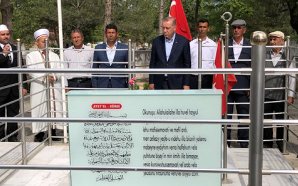  Erdoğan'dan Ömer Halisdemir'in kabrine ziyaret