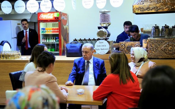 Cumhurbaşkanı Erdoğan'dan 'kıraathane' ziyareti