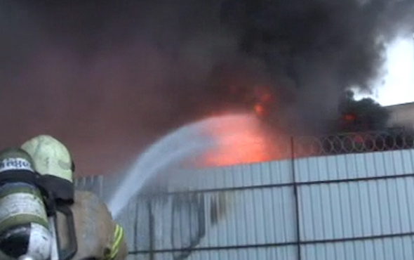 Kağıthane'de fabrika yangını