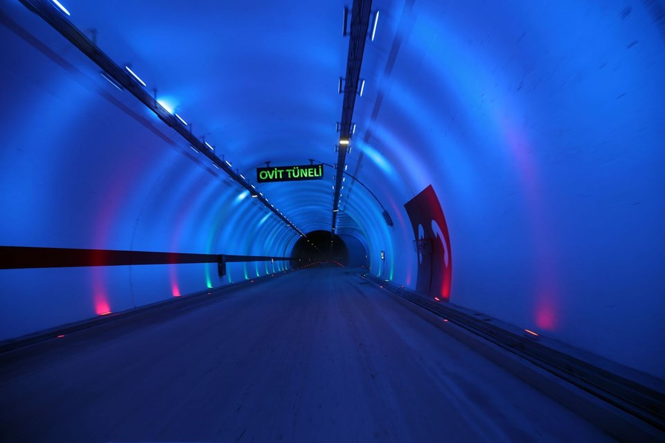 Türkiye'nin en uzun tüneli açıldı