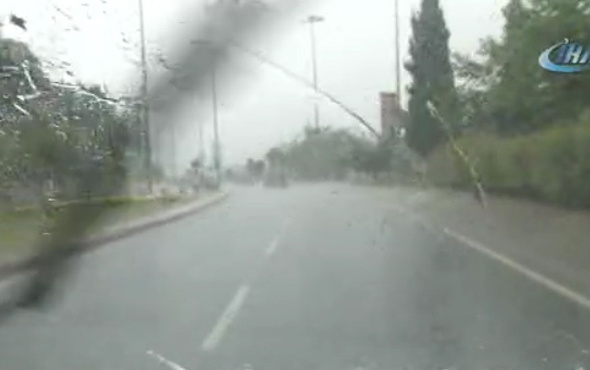 İstanbul'da şiddetli yağmur etkili oluyor