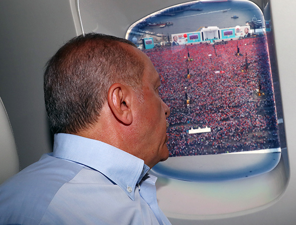 Erdoğan, miting alanını helikopterden izledi