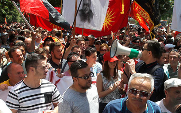 Bu kez diğer tarafta protesto: Sokağa döküldüler!