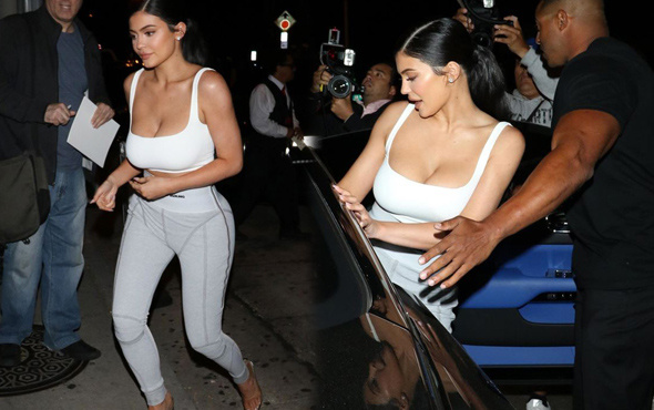 Kylie Jenner herkesi hipnotize etti!