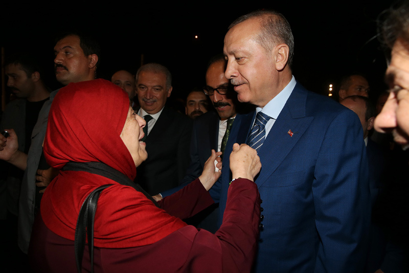 Erdoğan'dan canlı yayın sonrası sürpriz ziyaret