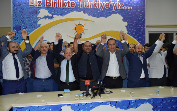 Saadet Partisi'nden AK Parti'ye toplu katılım