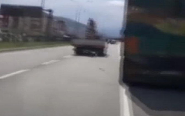 Trafik kazasını canlı canlı çekti