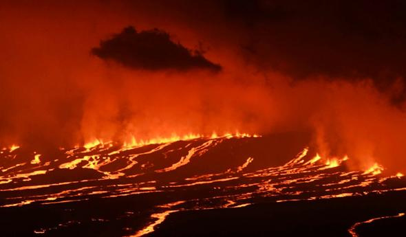 Sierra Negra volkanı patladı! yüzlerce kişi tahliye ediliyor