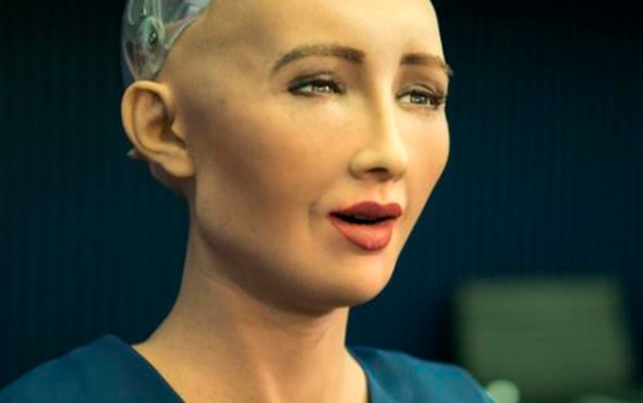Robot 'Sophia'nın konuşacağı ikinci dil belli oldu