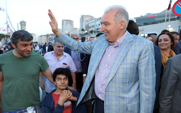 Başkan Uysal binlerle iftar sofrasında buluştu