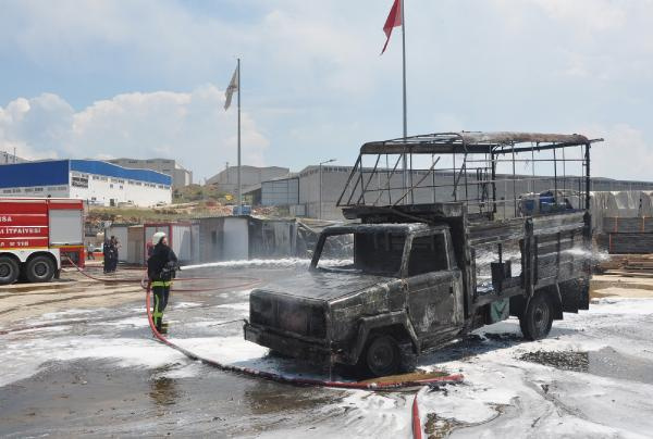 Fabrikada patlama: Ortalık savaş alanına döndü!