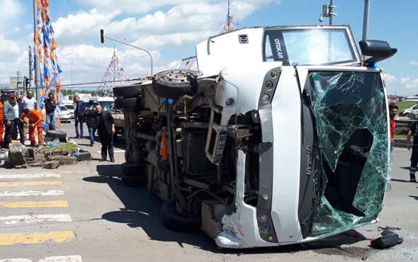 Kars'ta korkunç kaza! Çok sayıda asker ve polis yaralı