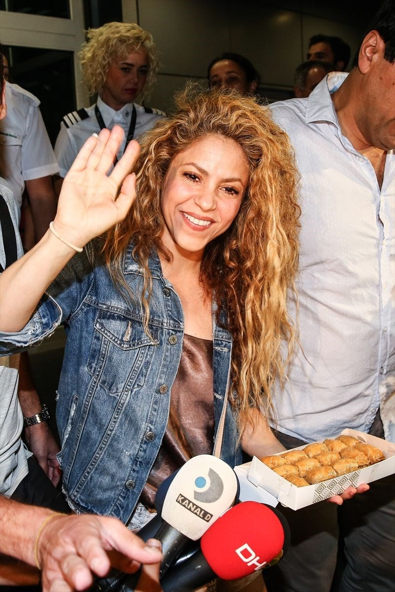 Ünlü şarkıcı Shakira İstanbul'da