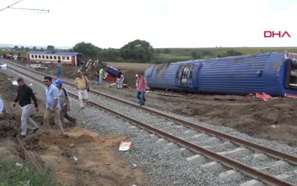 Tekirdağ'da kaza yapan trenin vagonları parçalanacak