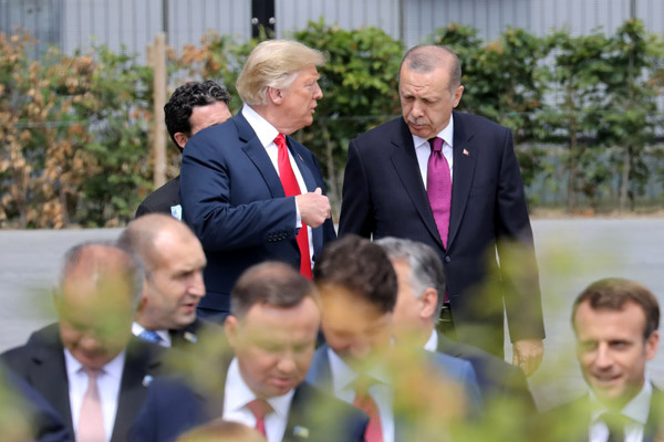 Trump, Erdoğan'la sohbet için Batılı liderleri başından savdı!