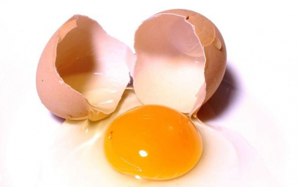 Çiğ yumurta içmek sese iyi gelir mi?