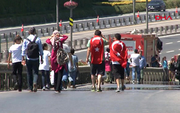 15 Temmuz Şehitler Köprüsü'ne yürüyüş başladı