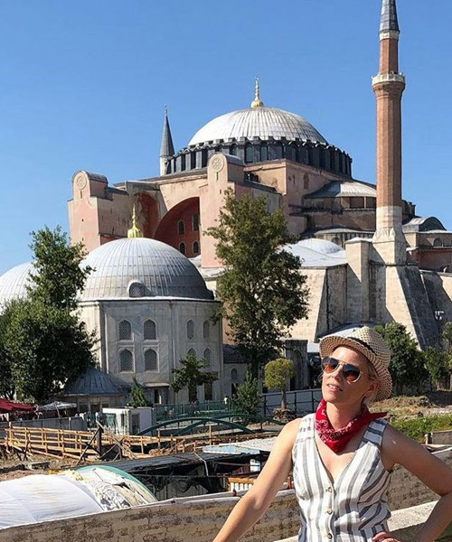 ABD'li aktris Elizabeth Banks yeni filmi için İstanbul'da!