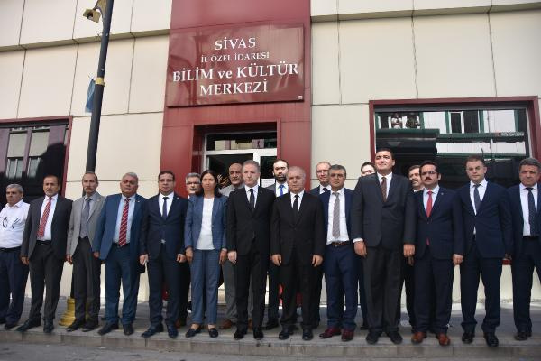 Sivas olaylarında hayatını kaybedenler 25'inci yıl dönümünde anıldı