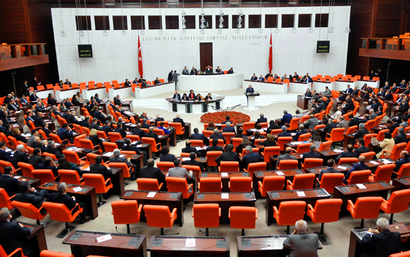 AK Parti'de 3 vekil istifa mı ediyor? Elitaş'tan flaş açıklama