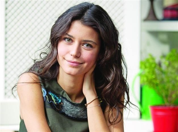 Beren Saat: Ülkenin selameti için çocuklarınızı feminist yetiştirin