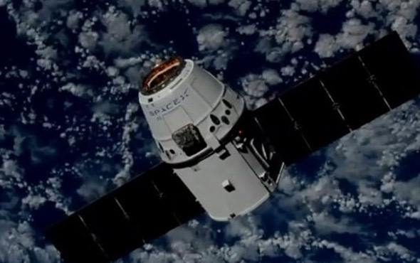 SpaceX'in kargo kapsülü uzay istasyonunda