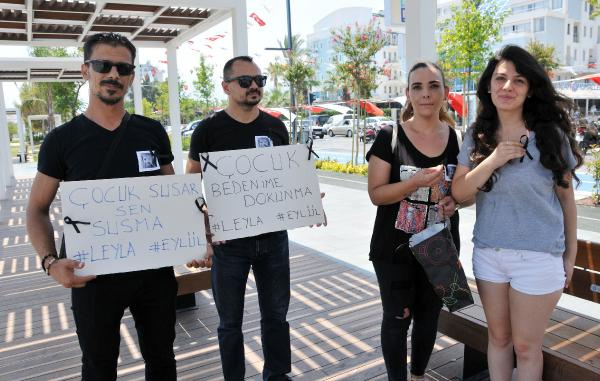 Annesi çığlık atınca iğrenç adam kıskıvrak yakalandı