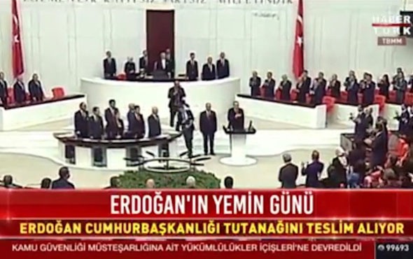 Erdoğan'ı görünce kalkmadılar! CHP'lilerin yemindeki şok tepkisi