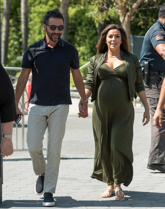 Eva Longoria bebeğinin yüzünü ilk kez gösterdi