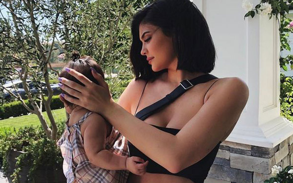 Kylie Jenner'ın minik bebeği Stormi gittikçe değişiyor son haline bakın!