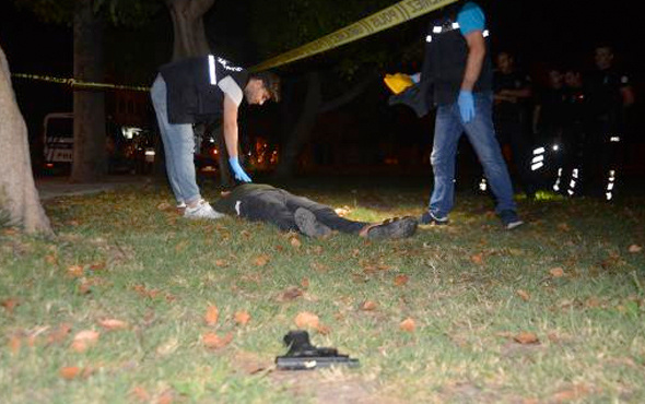 Parkta tabancayla vurulmuş erkek cesedi bulundu