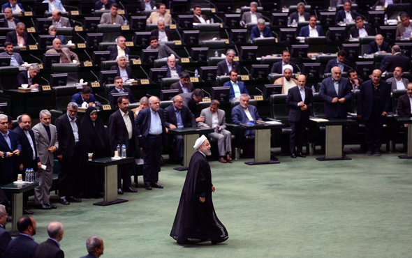 Ruhani'nin açıklamaları meclisi ikna etmedi