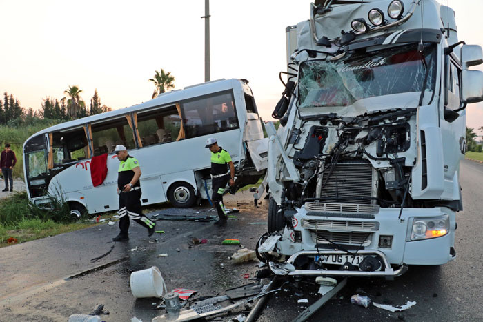 Antalya'da feci kaza! Çok sayıda Rus turist yaralı...