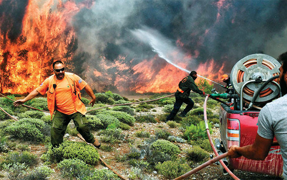 Yunanistan'da yangın faciası istifa getirdi!