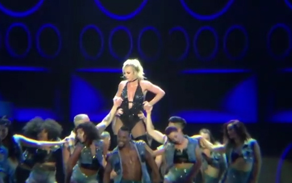 Britney Spears, dansıyla Berlin'i salladı!