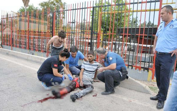 Antalya'da trafik magandaları bıçak ve levye ile saldırdı