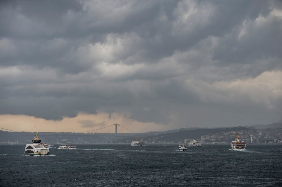 Üsküdar ve Hadımköy sele gitti! İstanbul'da şiddetli yağmur var