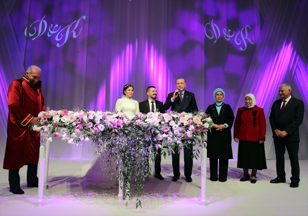 Cumhurbaşkanı  Erdoğan nikah şahidi oldu