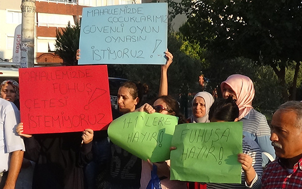 İzmir’de mahallelinin 'fuhuş' isyanı!