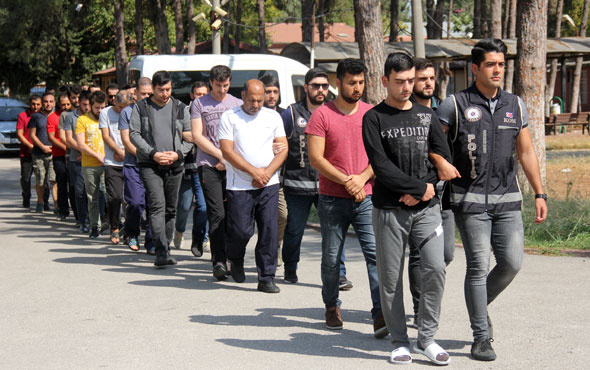 Adana'da muvazzaf askerlere FETÖ operasyonu! 13 gözaltı...