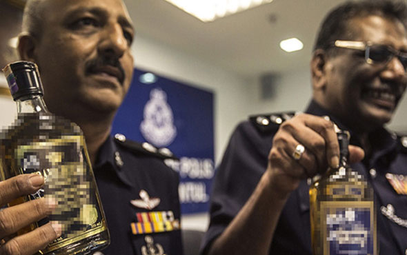 Malezya'da 19 kişi sahte içkiden öldü!