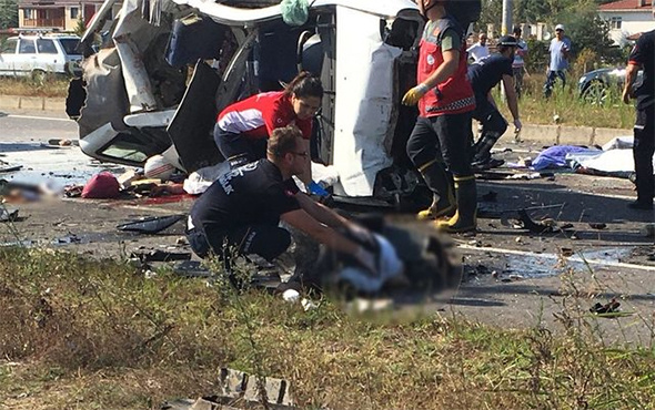 Sakarya'da katliam gibi kaza: Çok sayıda ölü var!