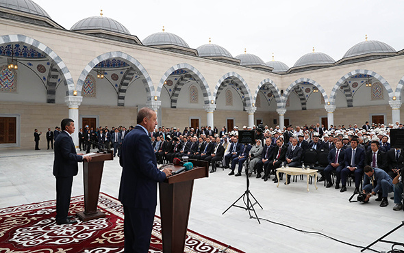 Erdoğan'a Kırgızistan'da büyük ilgi